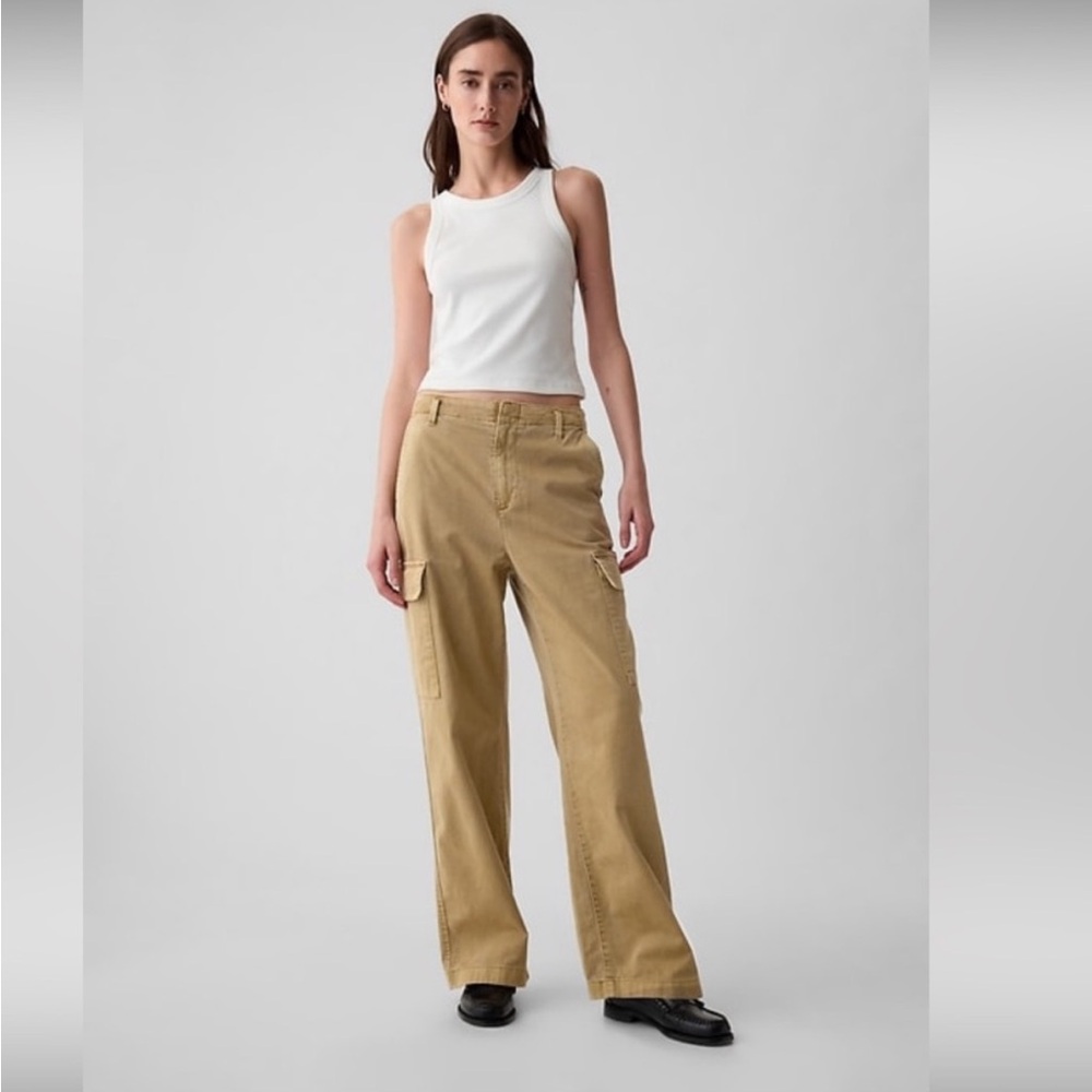 Gap Loose Khaki Cargo Pants in Mojave Women’s Size 12